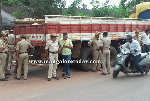 Protesting CFI students lathi-charged 1